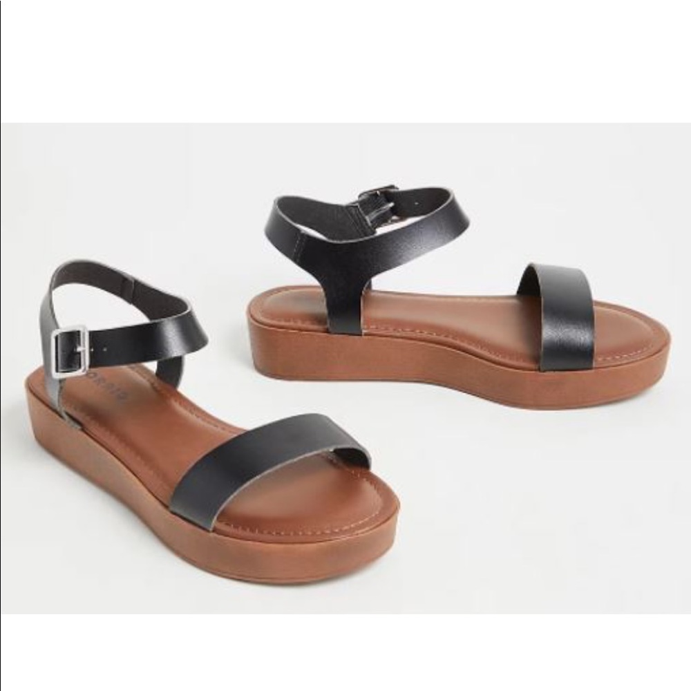 Black faux leather ankle strap faux wood flat form sandal Torrid size 9.